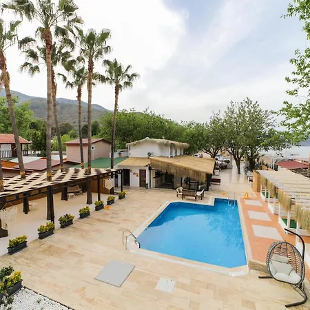 Hotel Zulu *